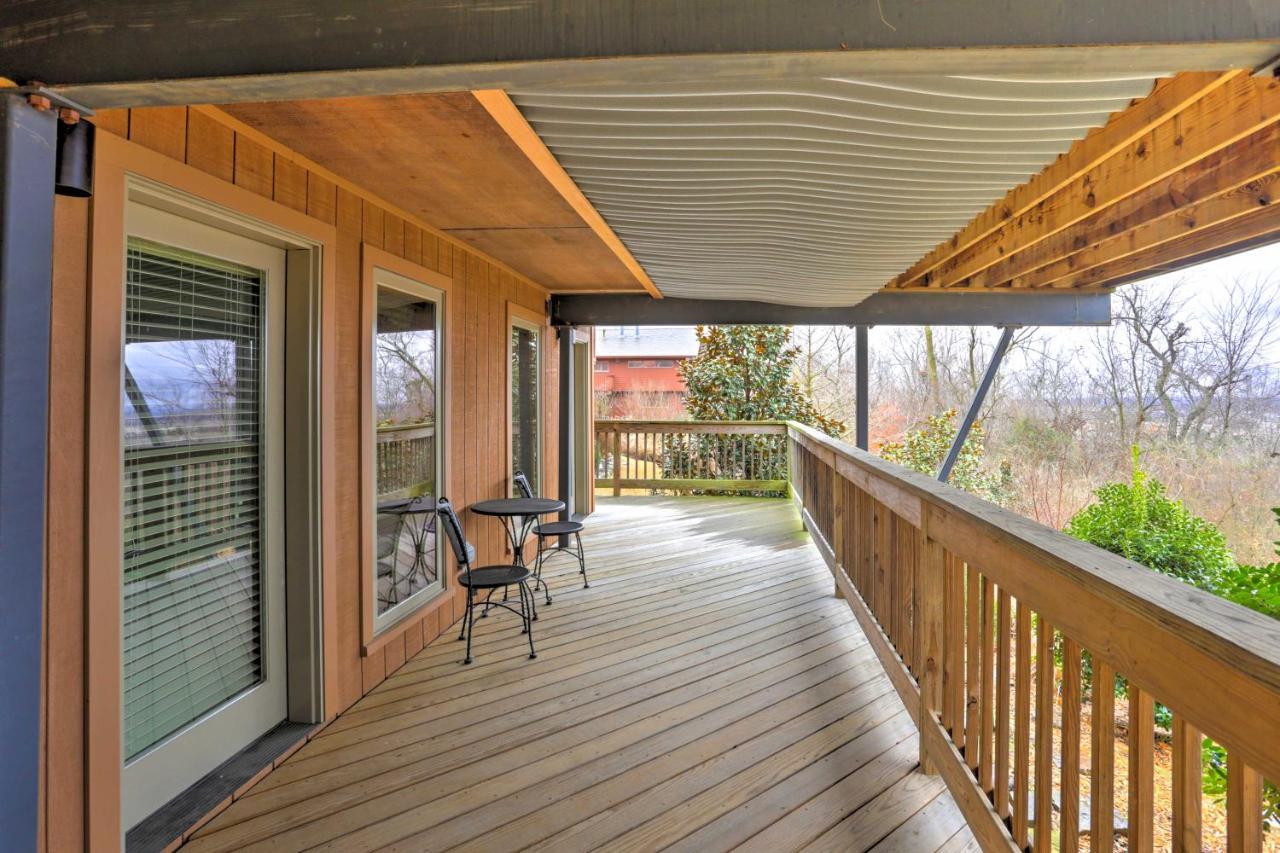 Beautiful Central Fayetteville Townhome With Views! エクステリア 写真